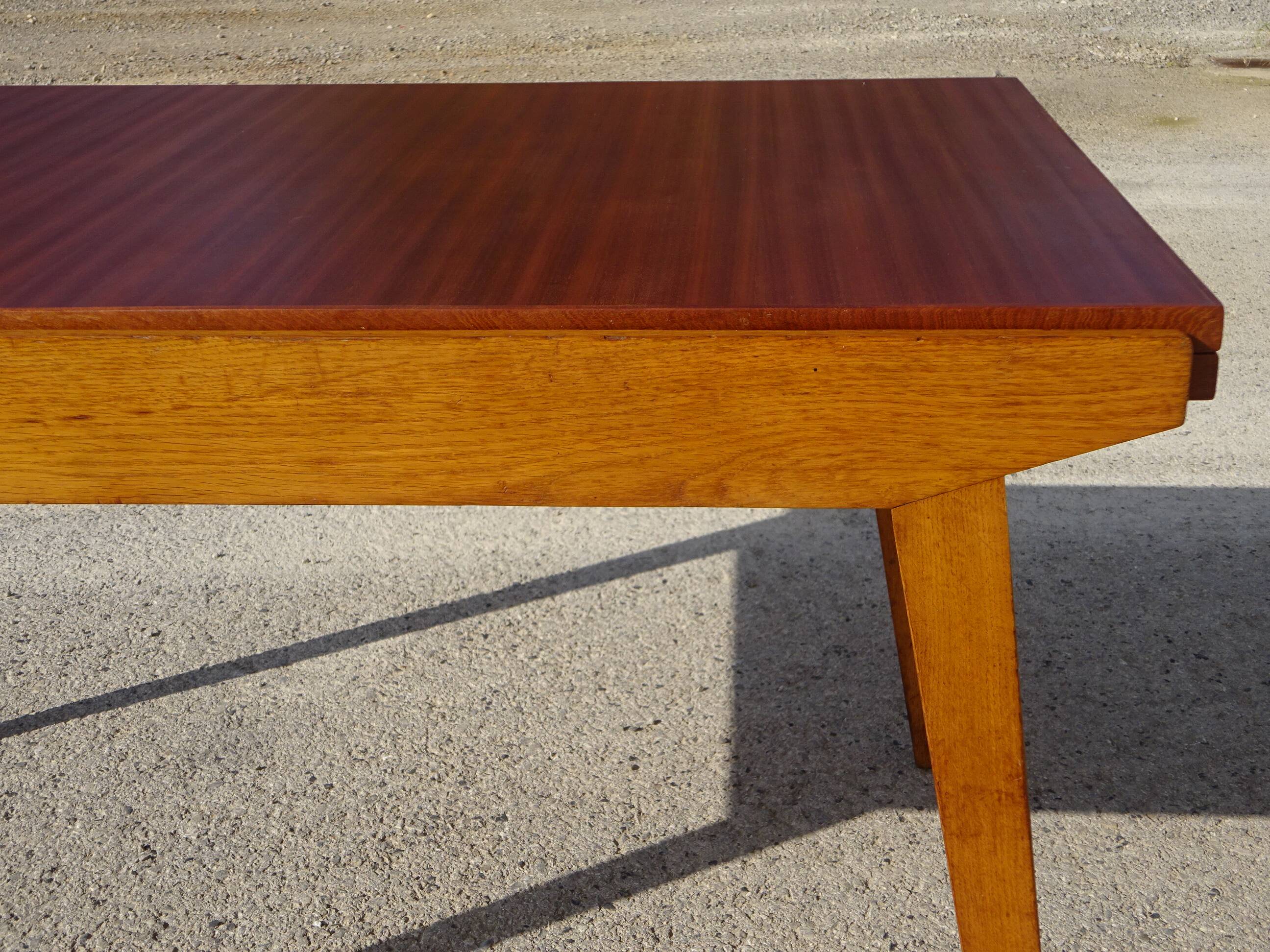 Table vintage en bois avec pieds compas