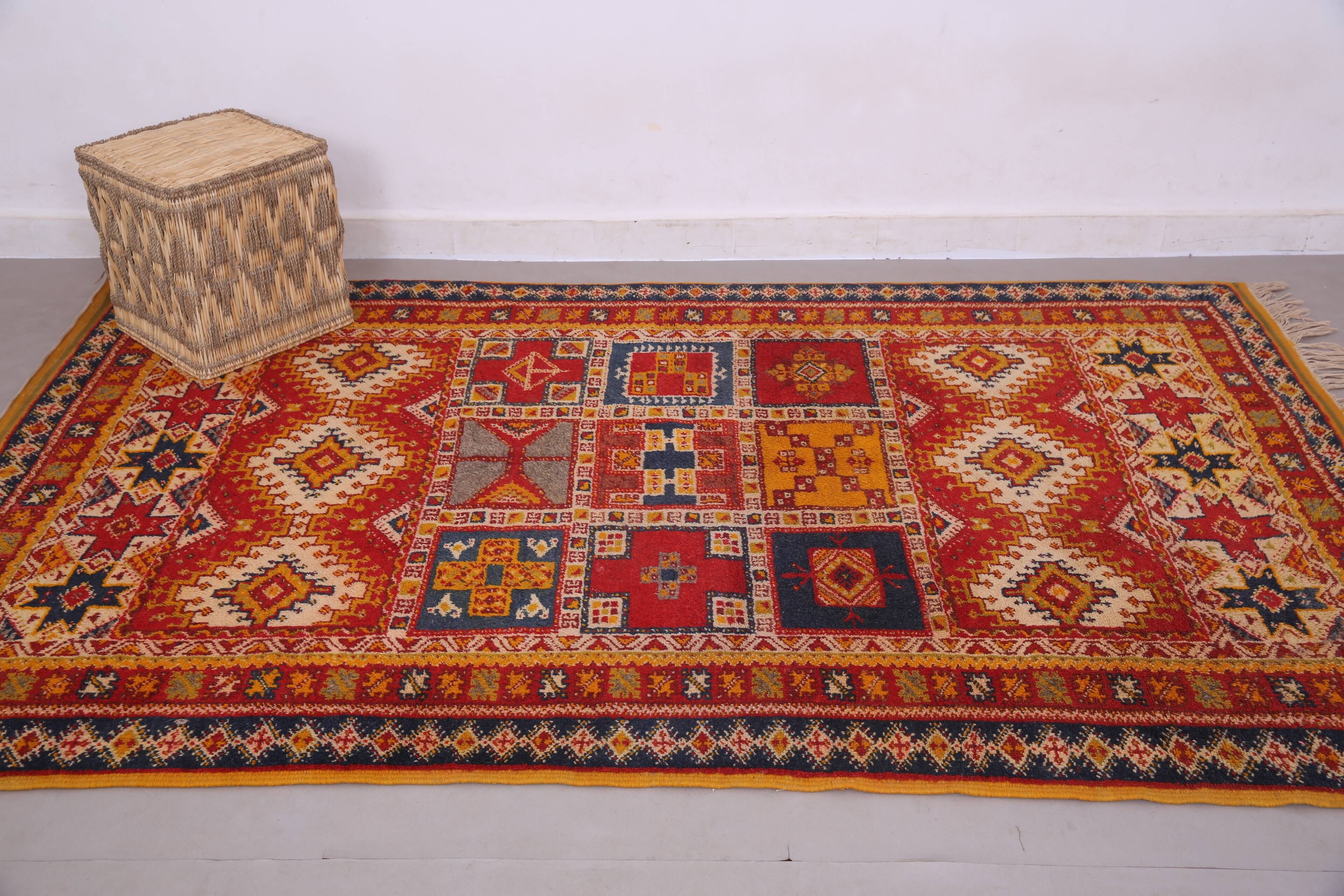Vintage Moroccan Taznakht Rug 166 x 252 cm - Berber Wool Rug - Handmade Rug