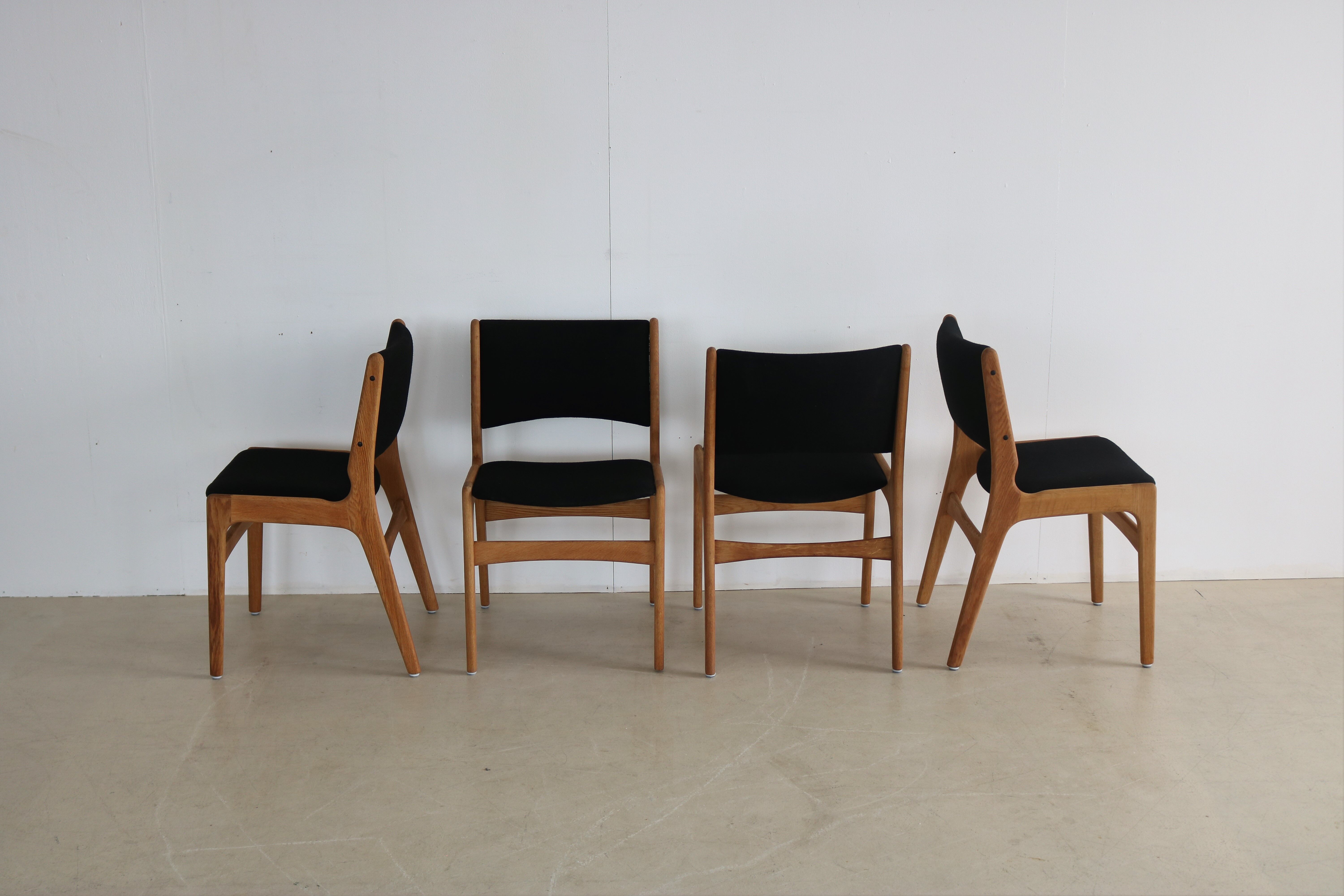 Set of 4 dining room chairs, 60s in oak