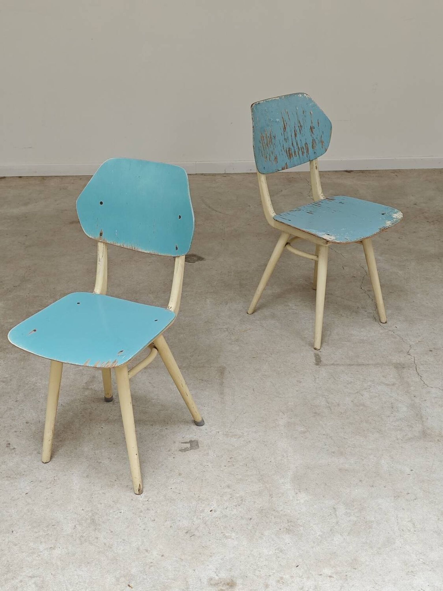 Set of 2 Czechoslovak chairs TON Bystrice Thonet White and Blue