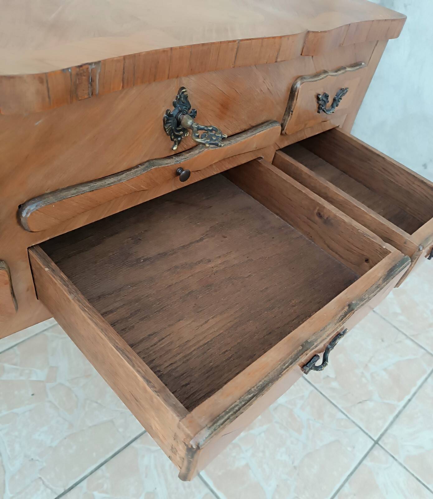 Louis XV style work table in walnut veneer
