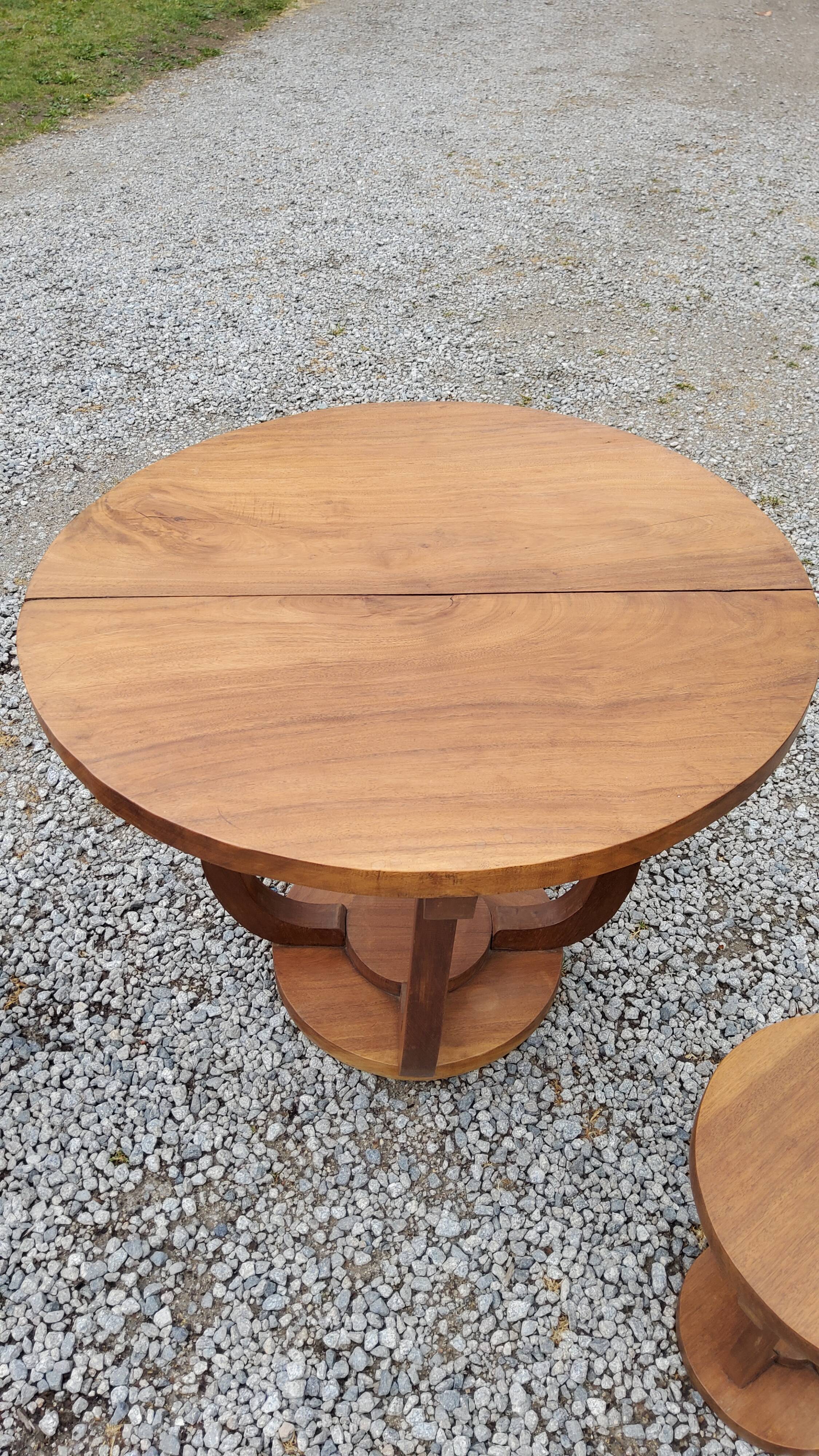 Coffee table and its three art deco stools in blond mahogany 1930