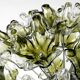 Suspension italienne unique XXL des années 1960 avec des fleurs en verre de Murano par VeArt