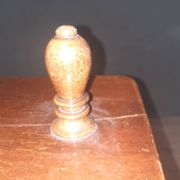 Porte revu en acajou