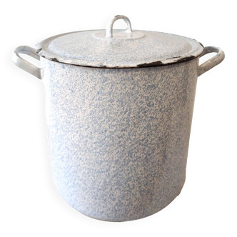 White enameled metal stewpot speckled with blue - vintage style from the 1960s