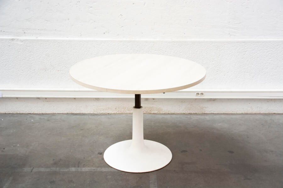 Tulip style foot system table