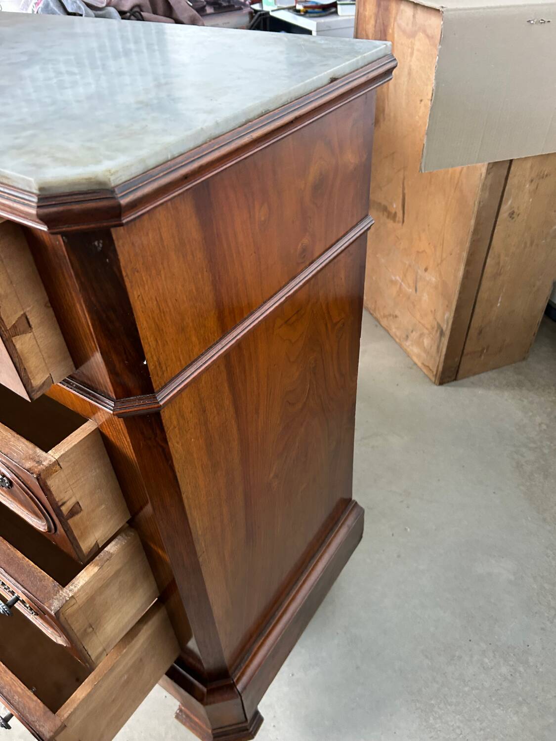 4-drawer chest of drawers