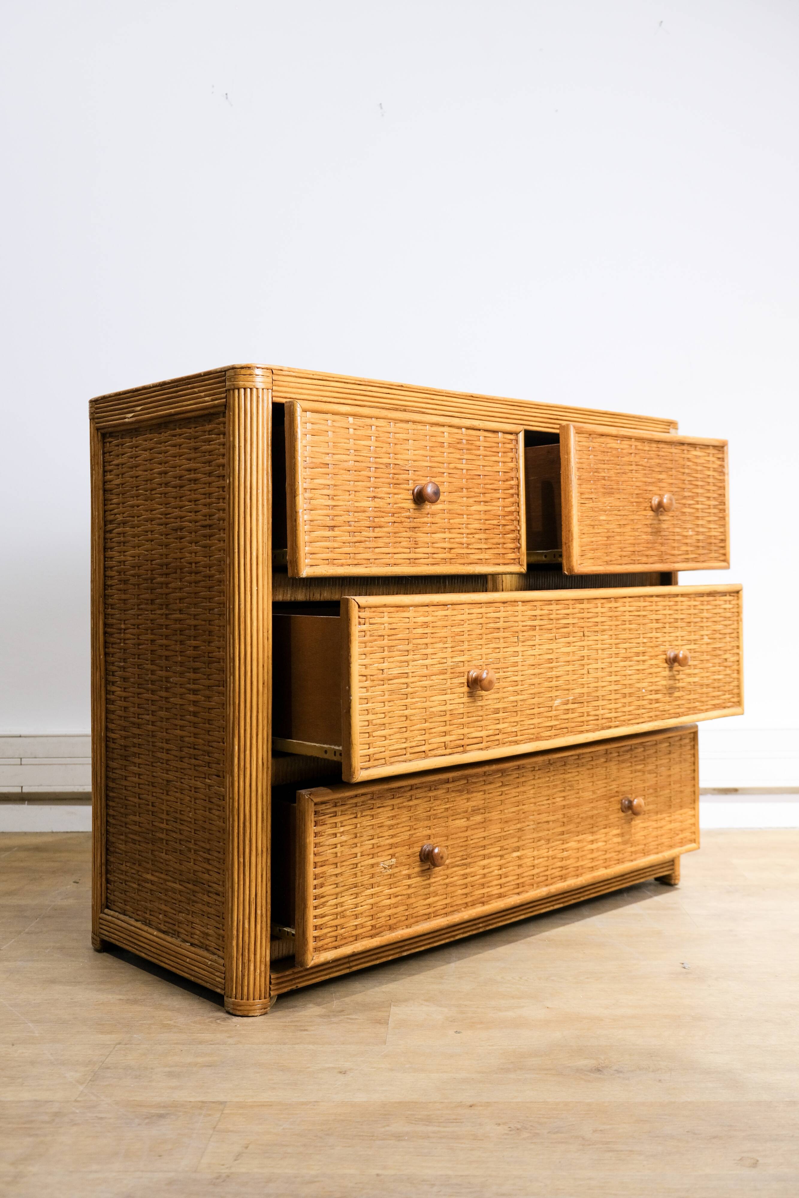 Commode en rotin