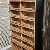 Trade cabinet with flaps