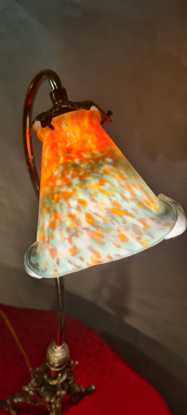 Lampe bronze, laiton art nouveau 50x30avec tulipe pate verre