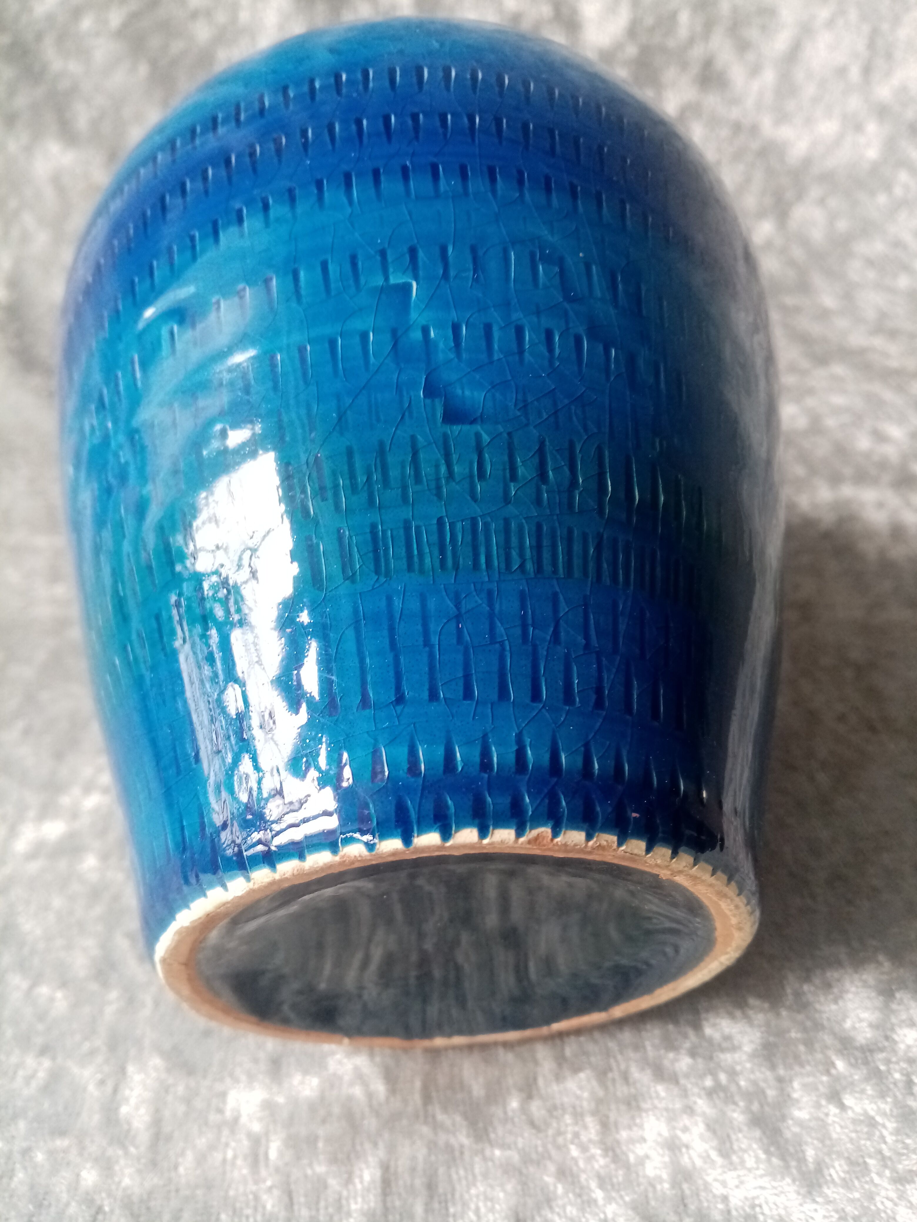 Vase in blue enamel ceramic