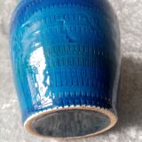 Vase in blue enamel ceramic