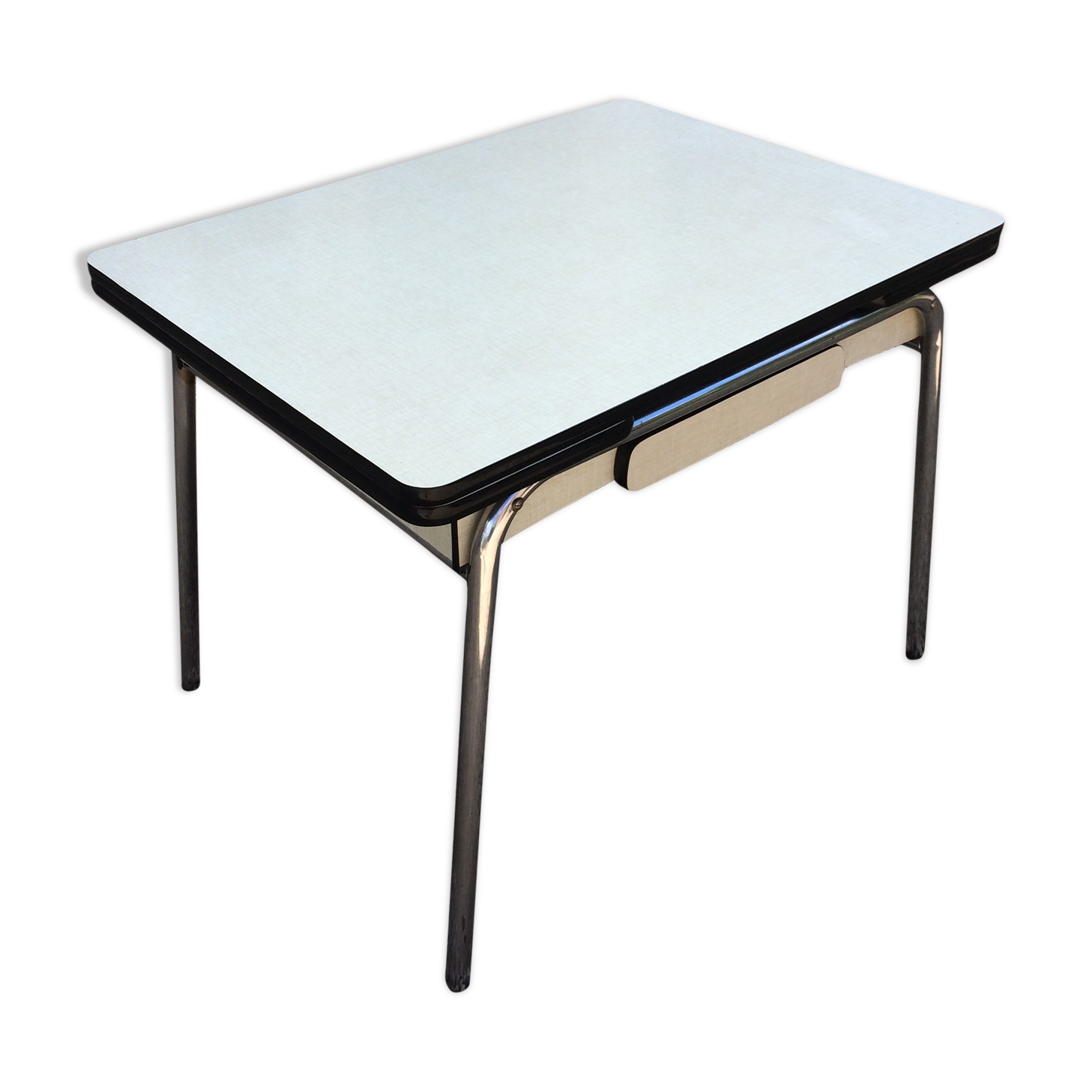 Table in formica