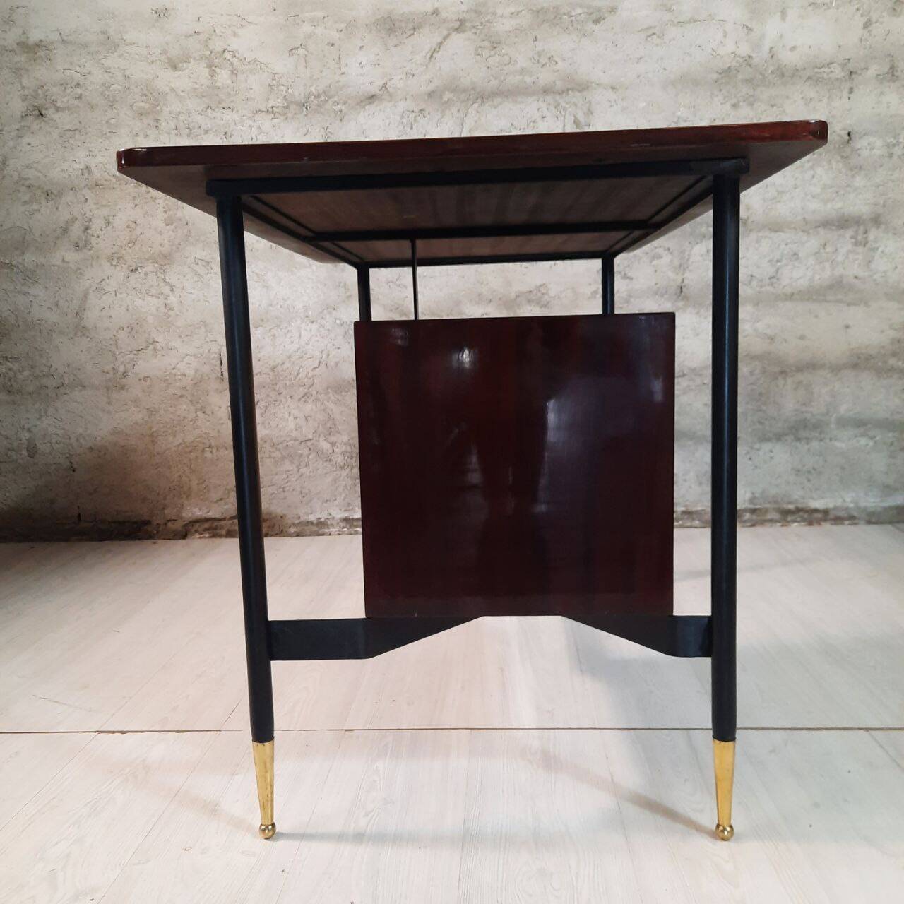 Vintage lacquered top desk with iron structure and pointed brass feet
