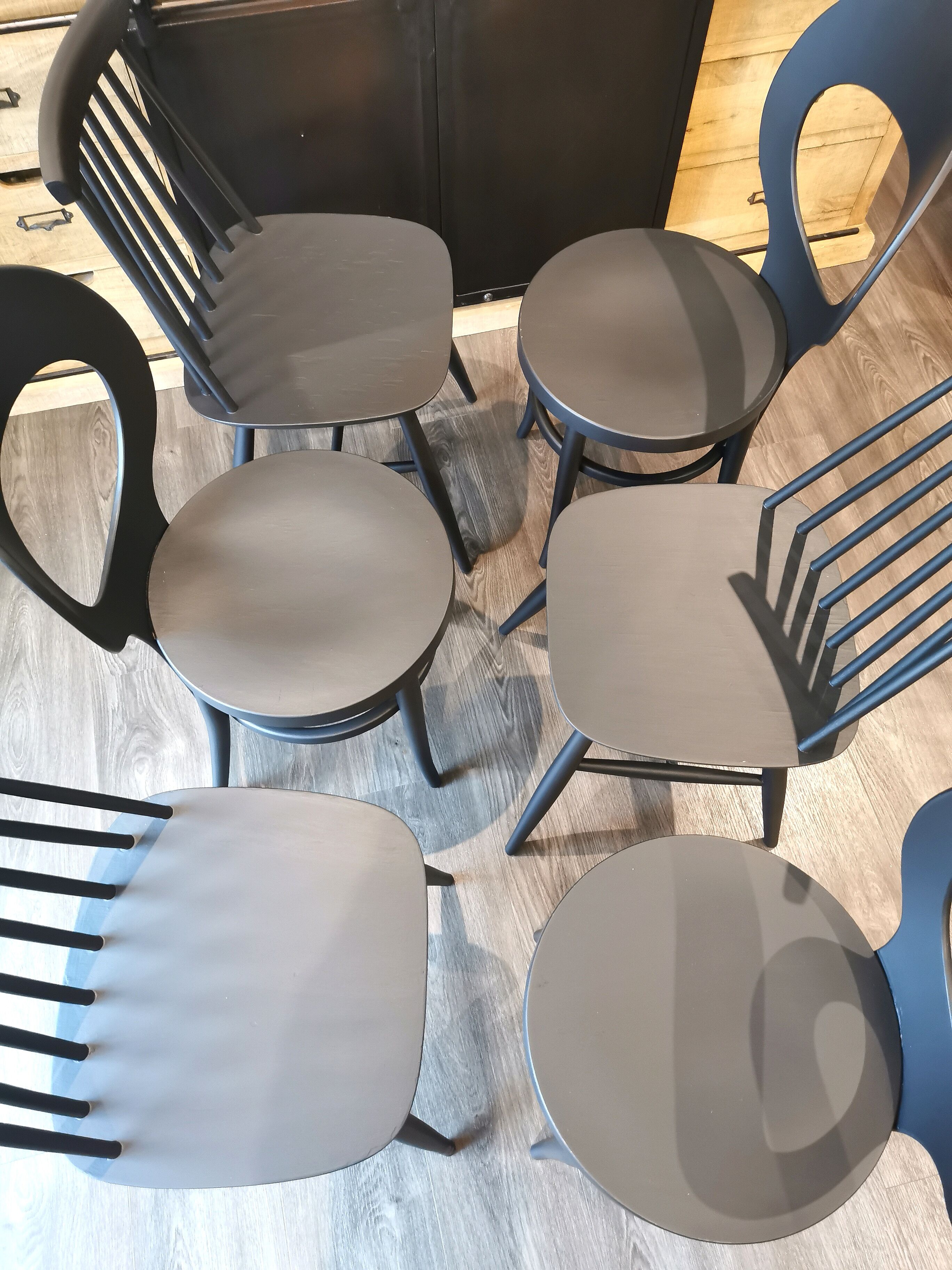 Series of 6 mismatched bistro chairs Baumann and Gizycko
