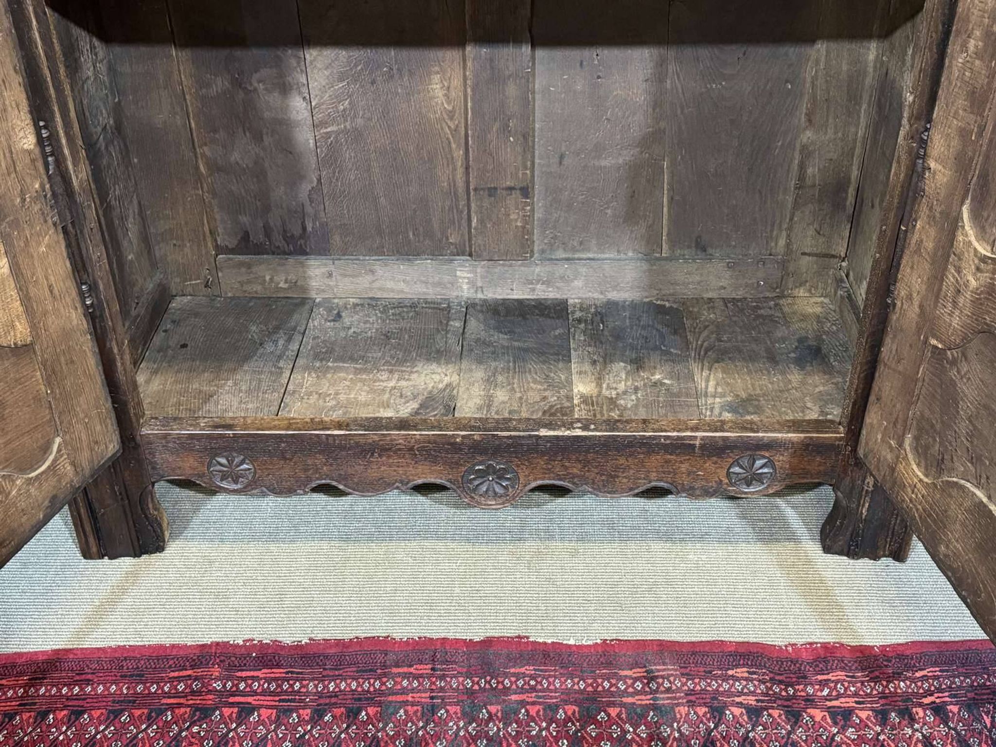 Armoire en chêne du 18ème siècle