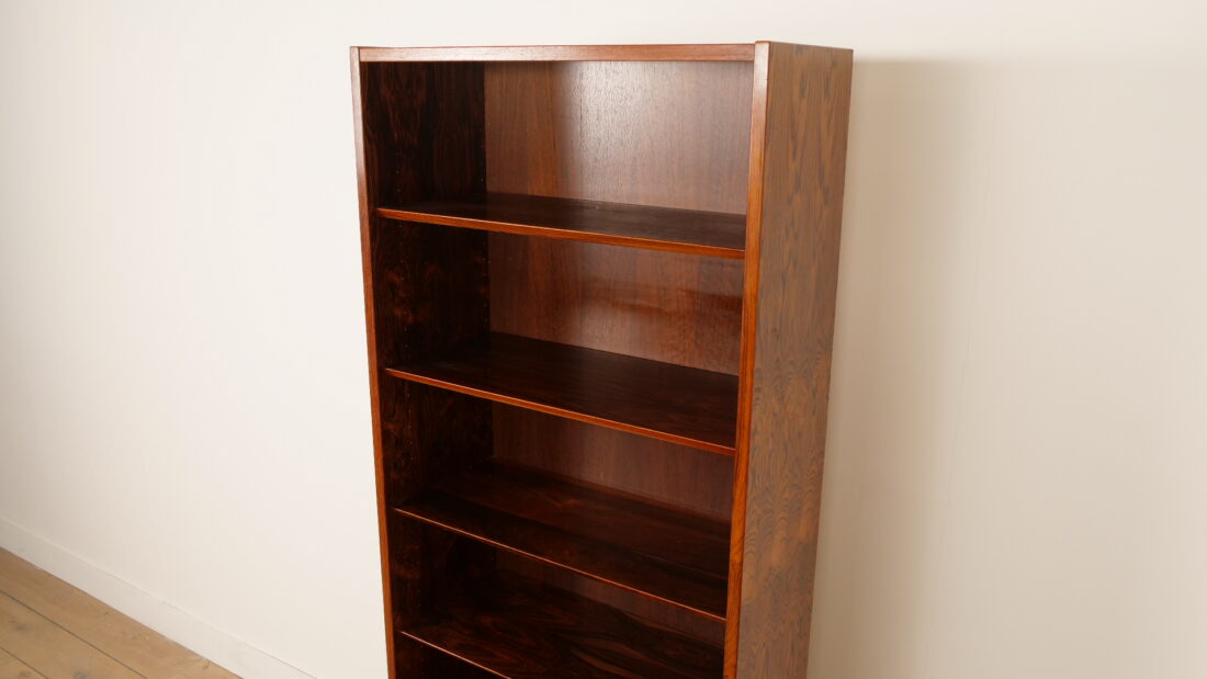 Étagère vintage étroite | Bois de rose | Hundevad pour Omann Jun
