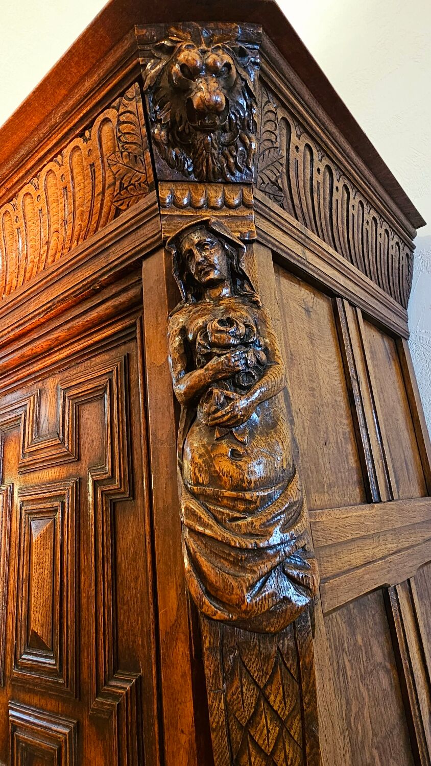Commode style Neo Renaissance de XIX siècle