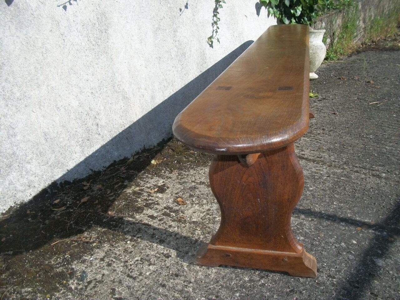 Bench in oak