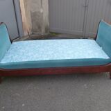 Empire daybed in mahogany gooseneck