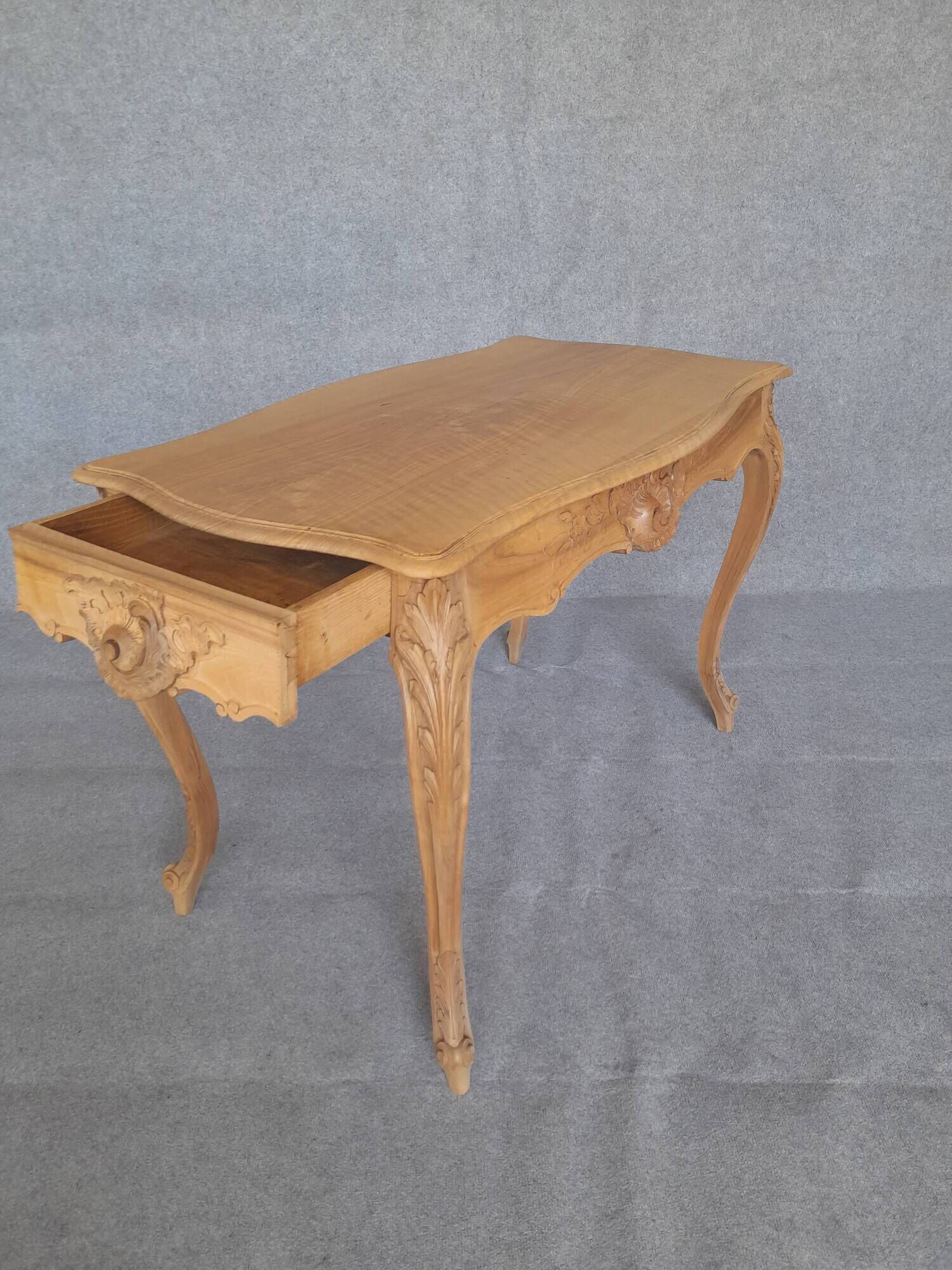 Louis XV table from the year 1900.