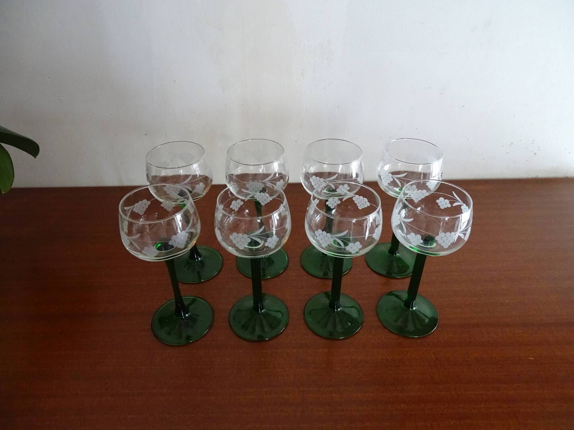 8 verres vin blanc d'Alsace gravés grappes de raisins Luminarc France