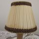 Paire de lampes candélabres vintage en bronze avec abat-jours en tissu plissé, France