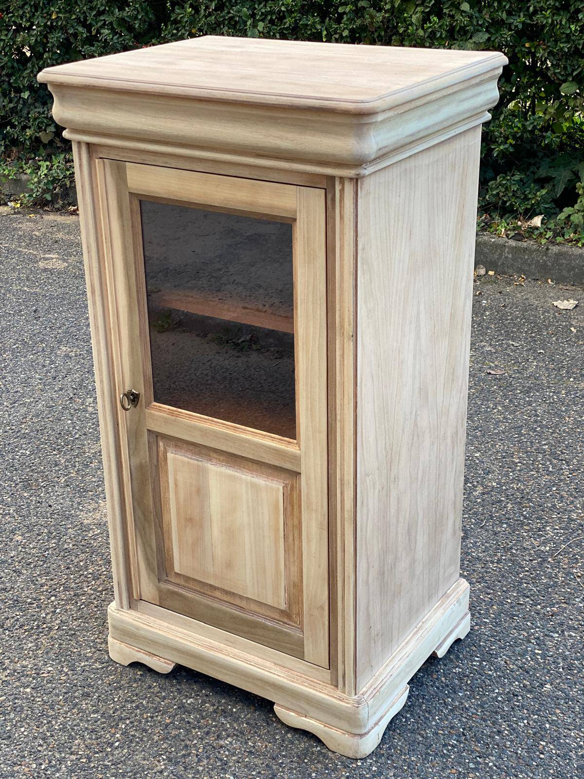 Vitrine bonnetière Louis Philippe rénovée en merisier brut