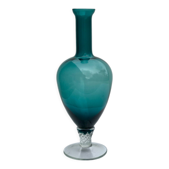 Vase en verre bleu canard sur pied transparent