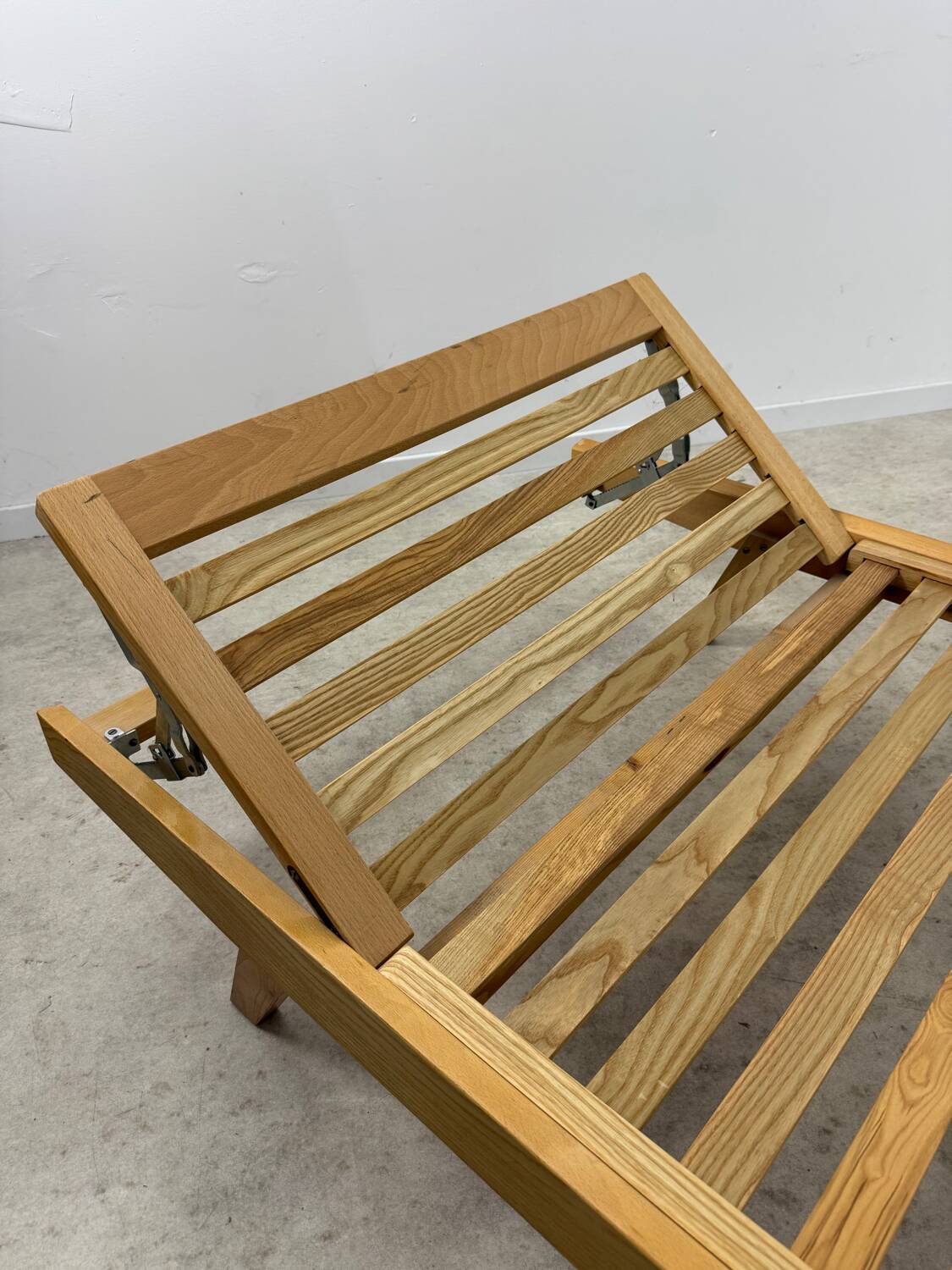 Ancienne banquette Daybed / lit réglable en bois design Holma vintage années 60
