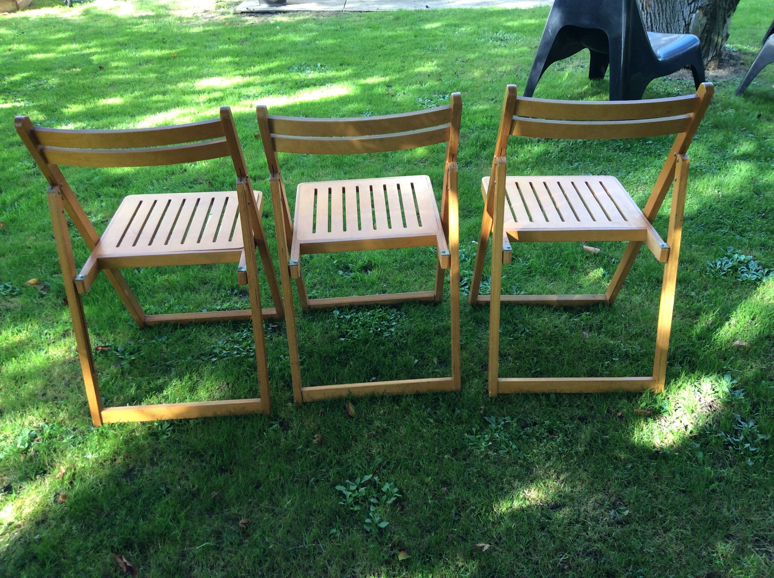 Series of 3 folding chairs