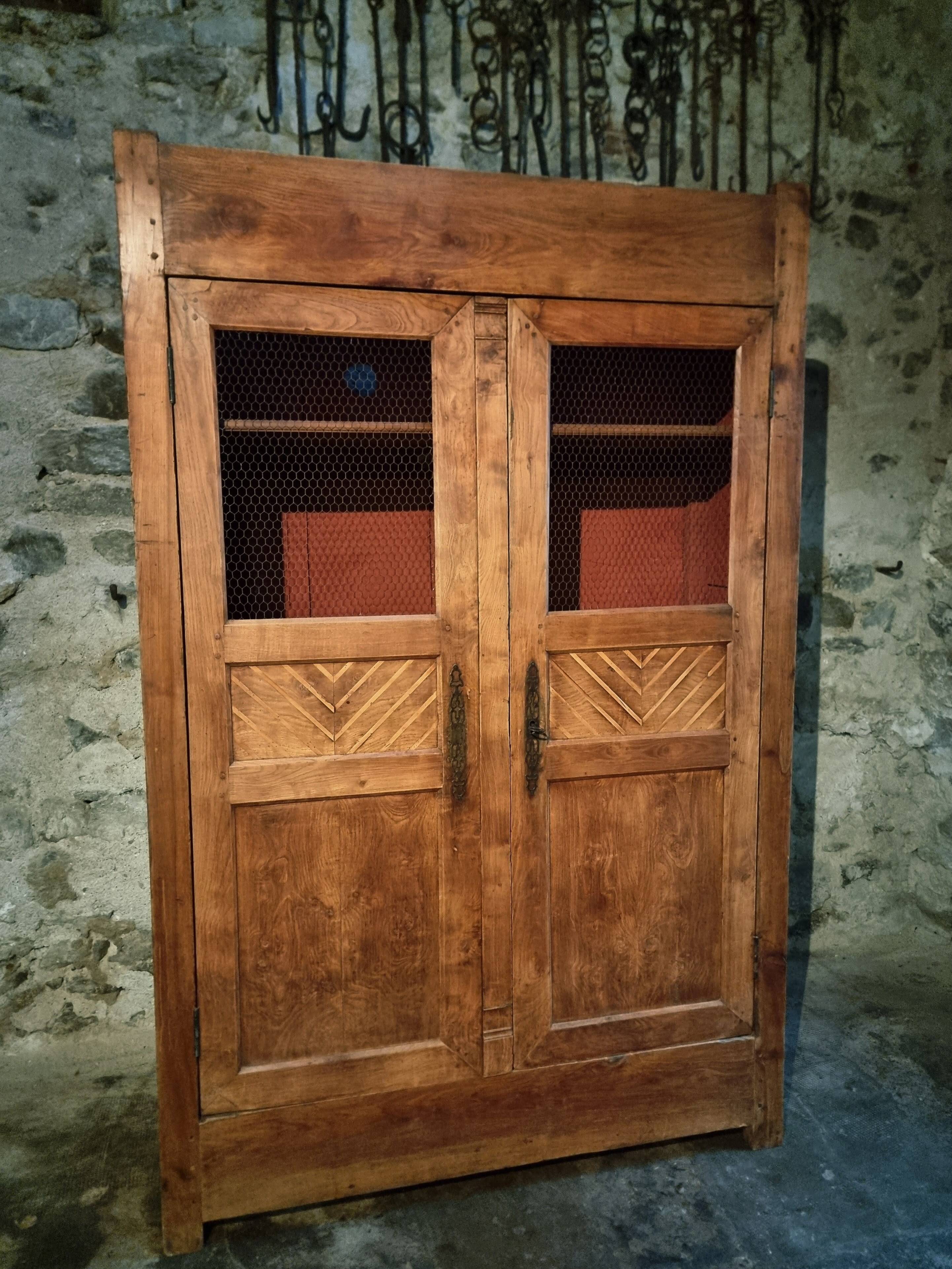 Armoire / placard français ancien – XIXe siècle