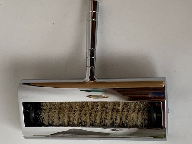 Stainless steel table crumb pickup