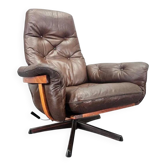 Fauteuil pivotant en cuir et bois de style mid-century Göte Möbler Nässjö, Suède, années 1960.