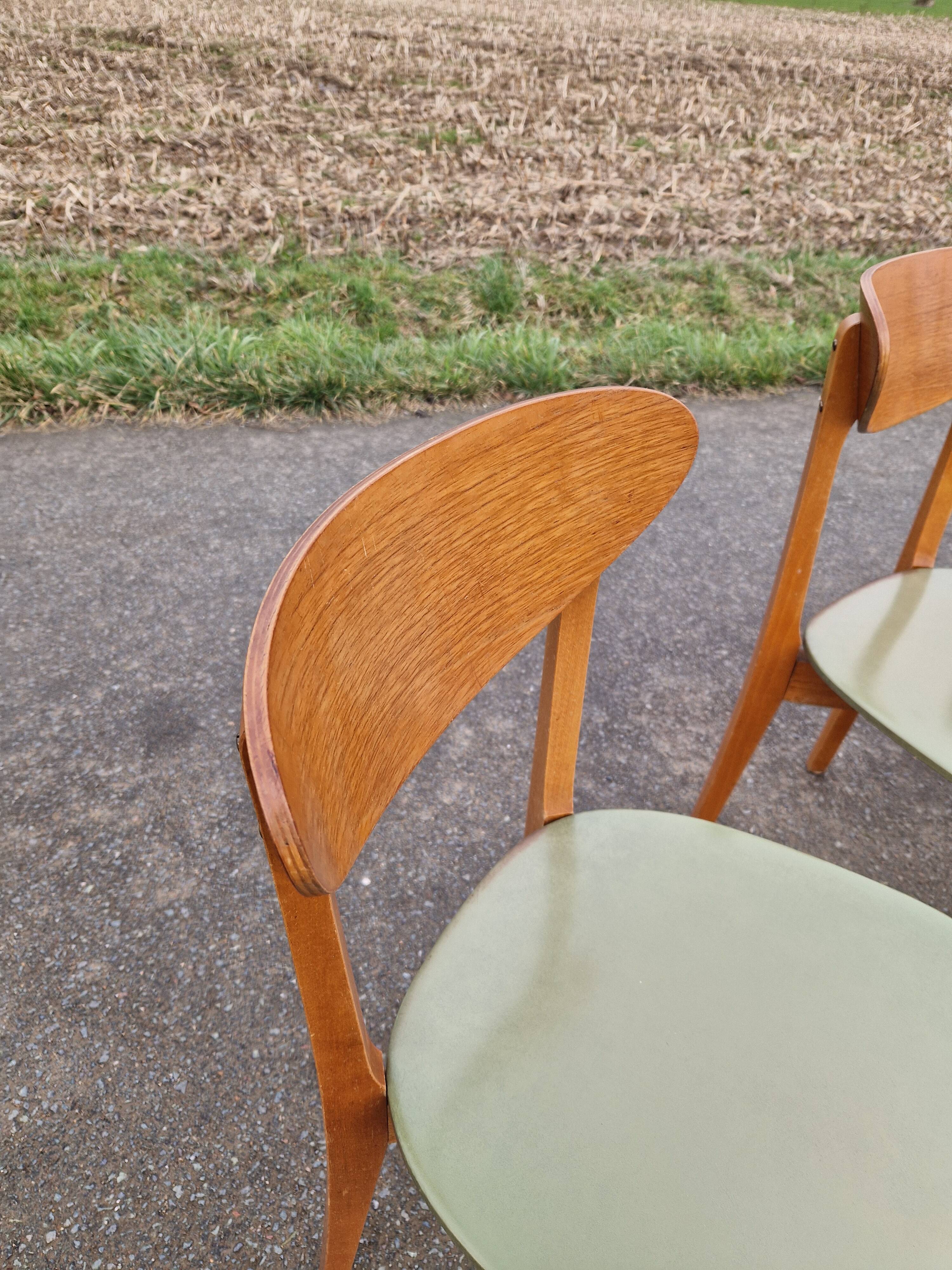 Set of 5 vintage Scandinavian style chairs