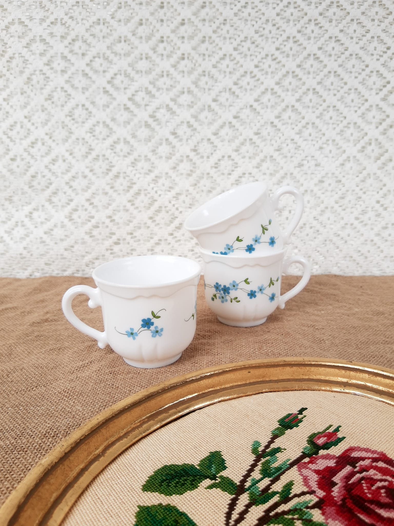 Trio de tasses à café Arcopal myosotis Veronica vintage