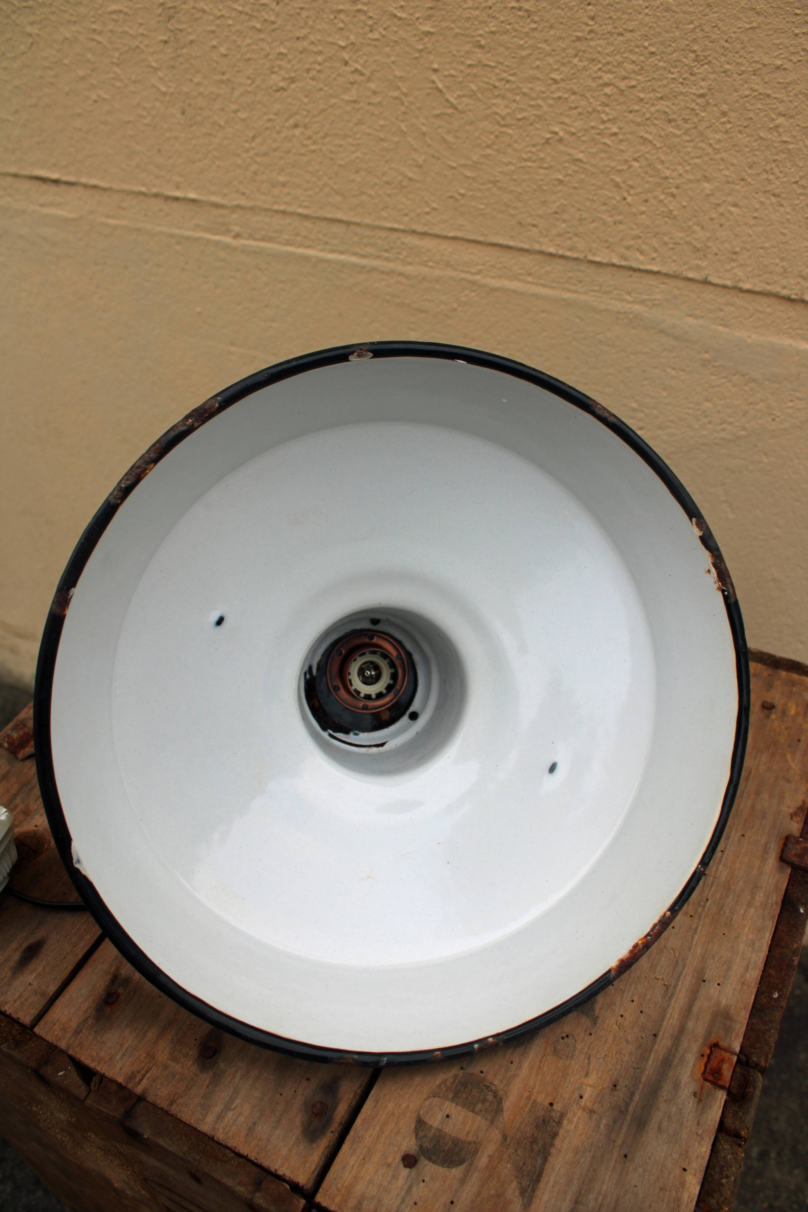 Green industrial enamelled suspension