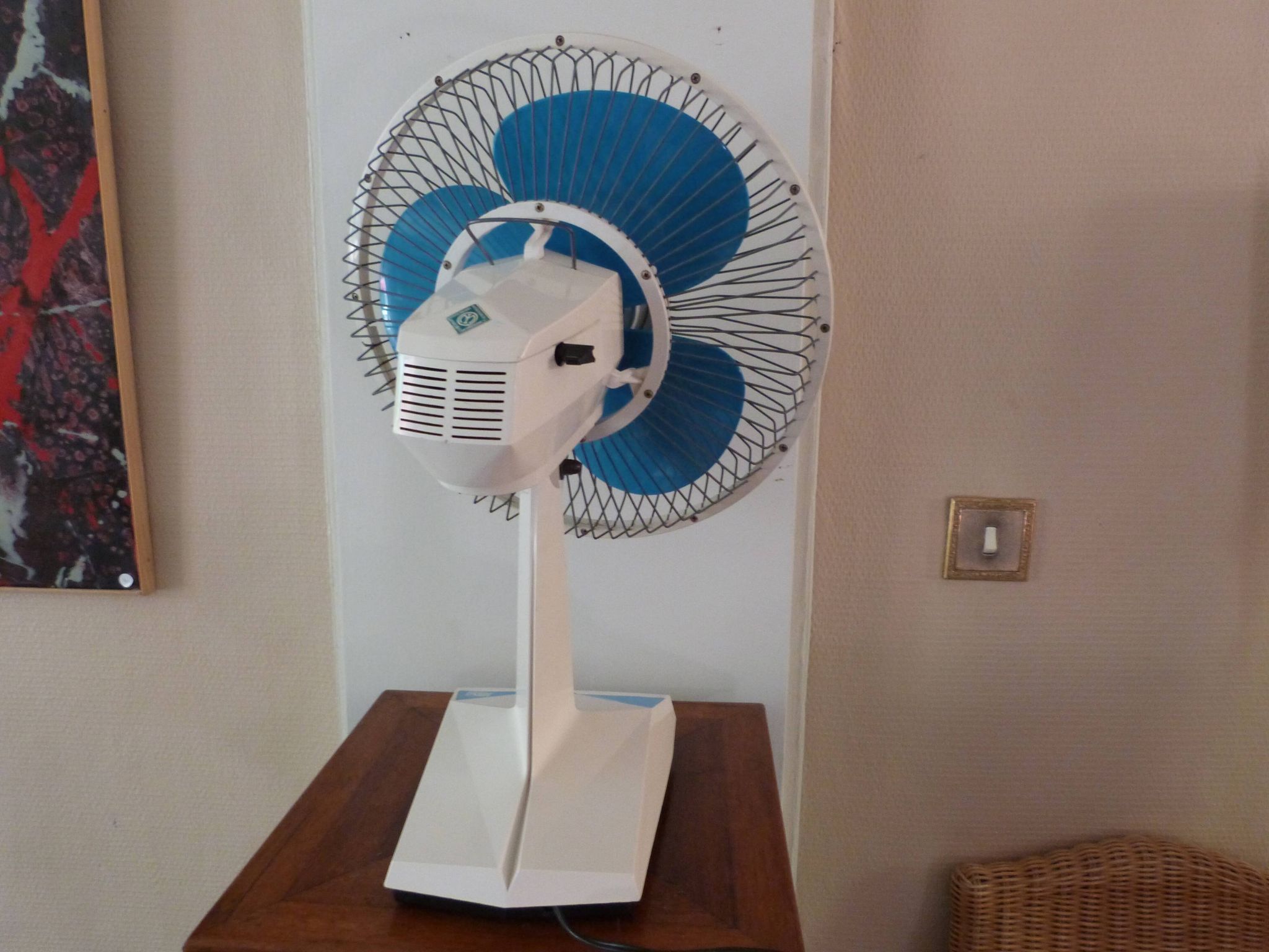Oscillating fan vortice vintage  blue and white 1970s