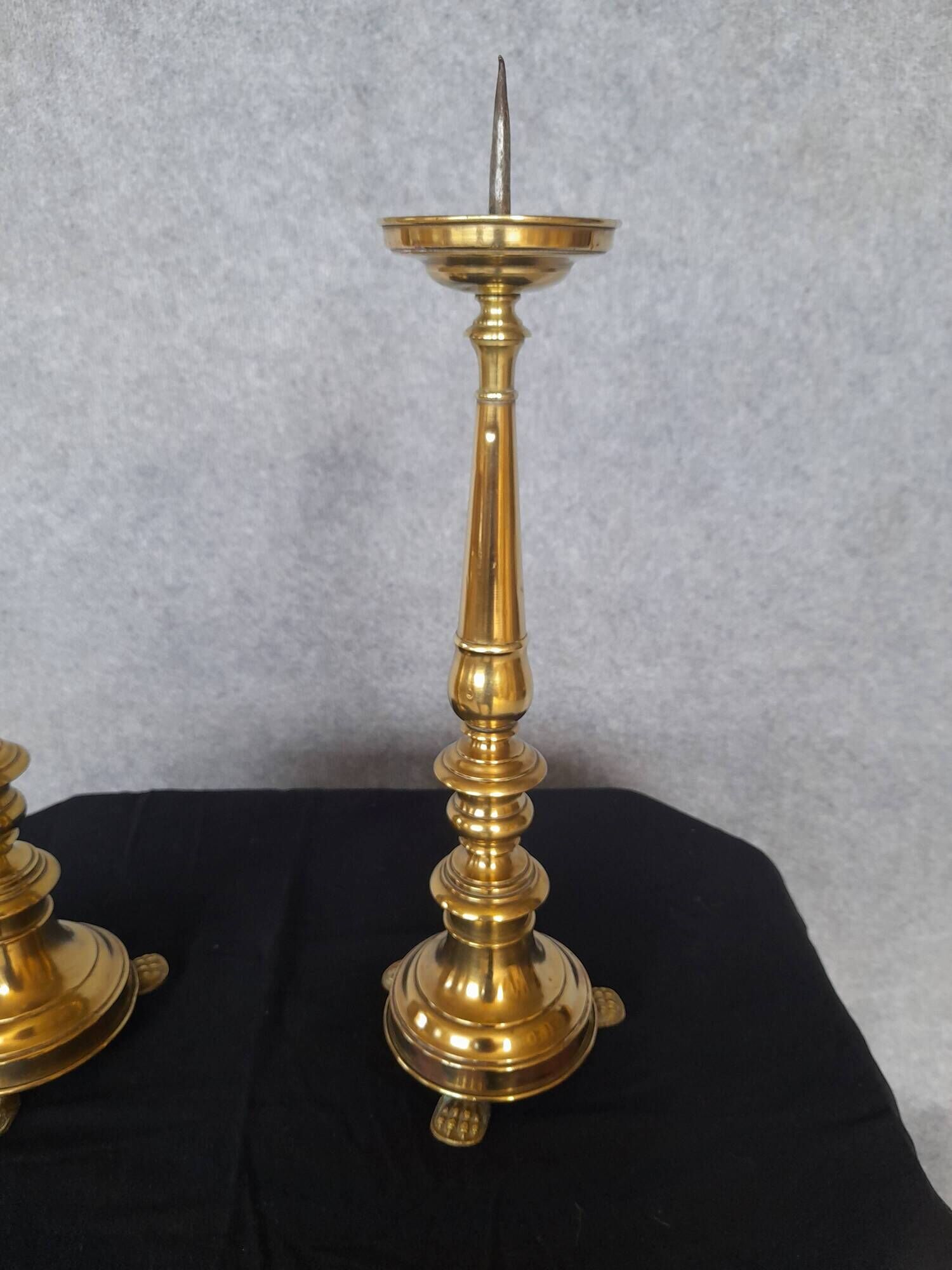 pair of candlesticks (candle holder)