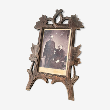 Frame in carved wood