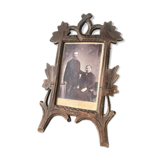 Frame in carved wood