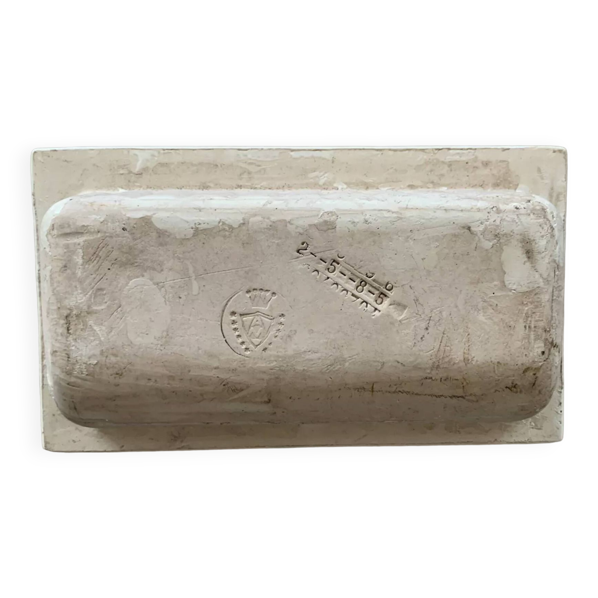 Recessed wall-mounted soap dish