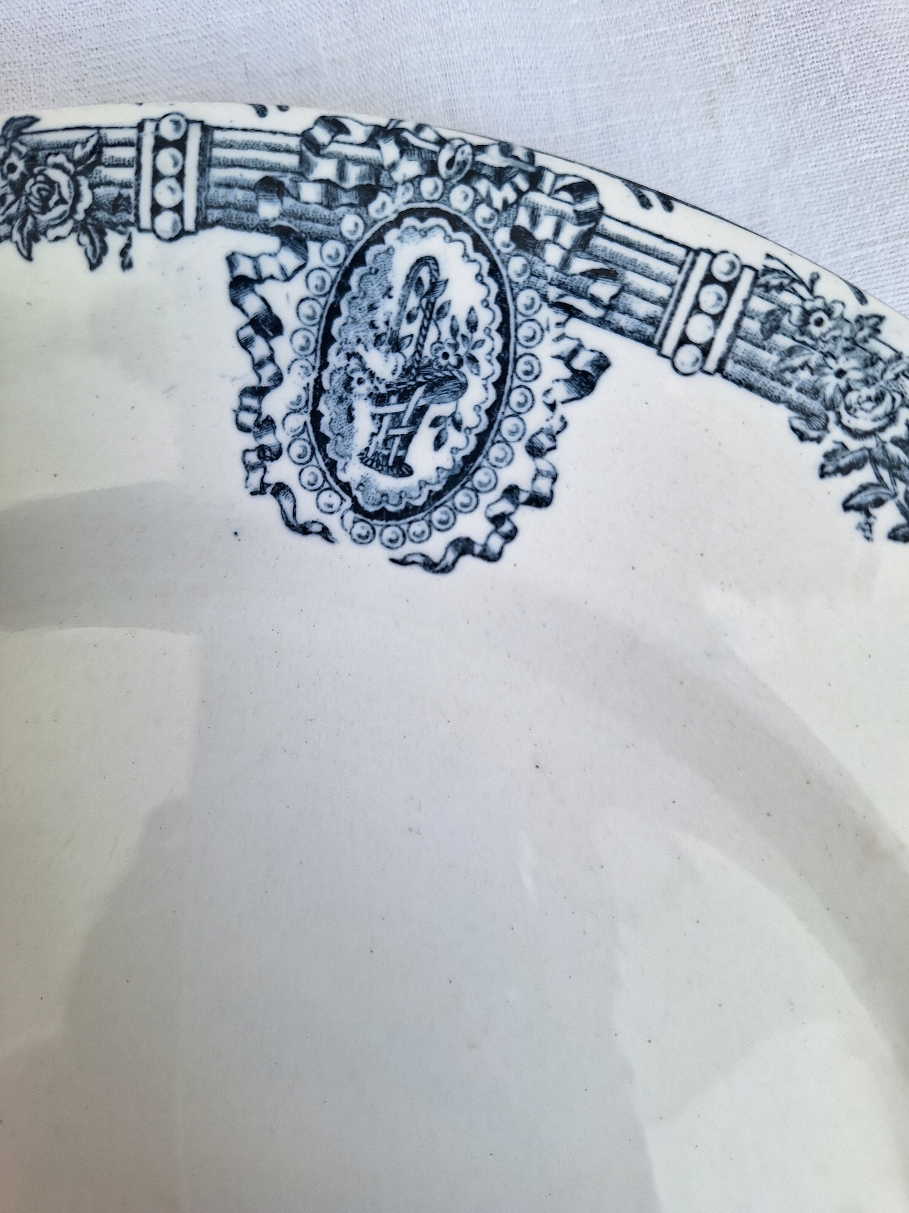 Vintage Salins dish