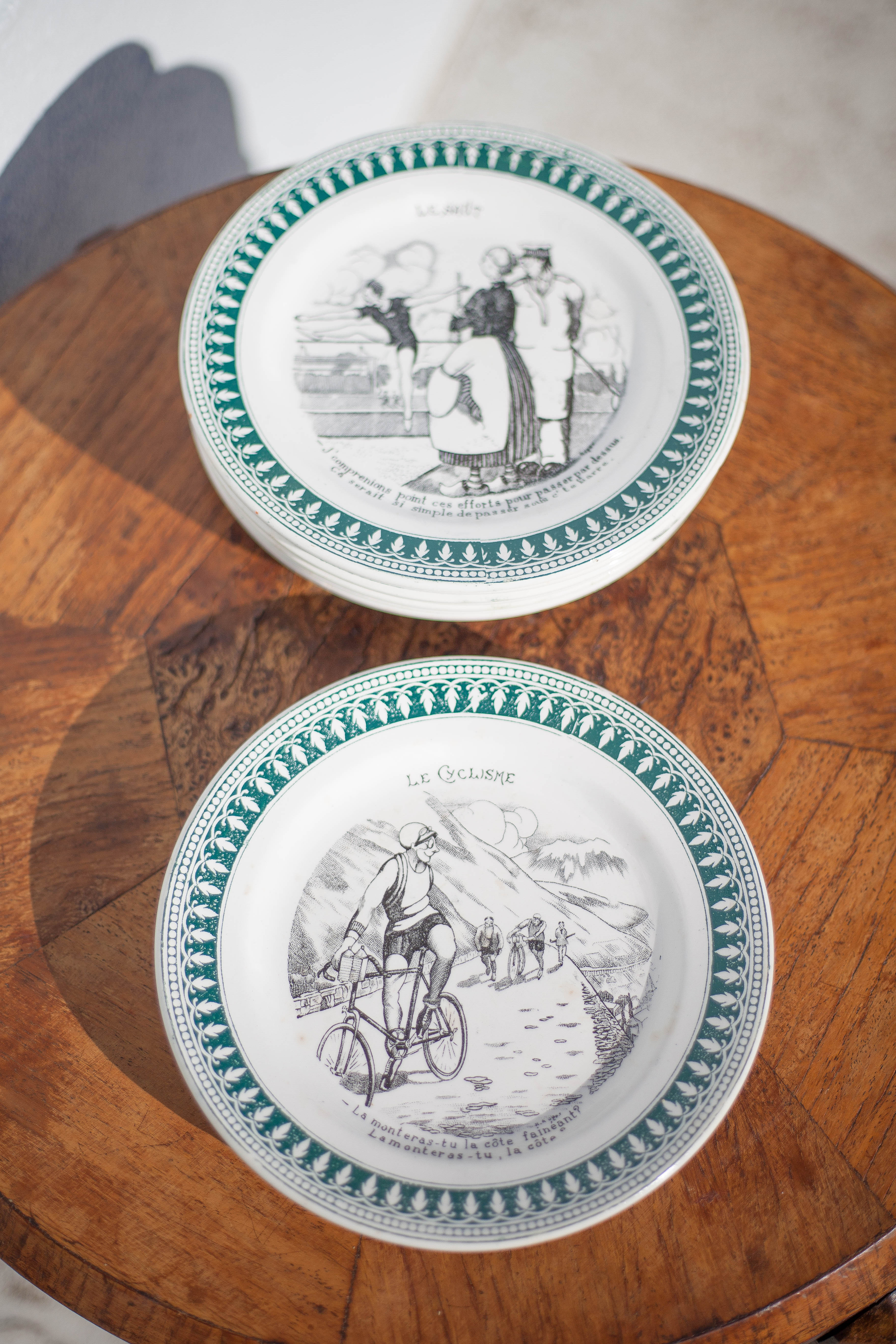 Service ceramic dessert plate St Amand x 11, cheese plate, talking plate theme sport