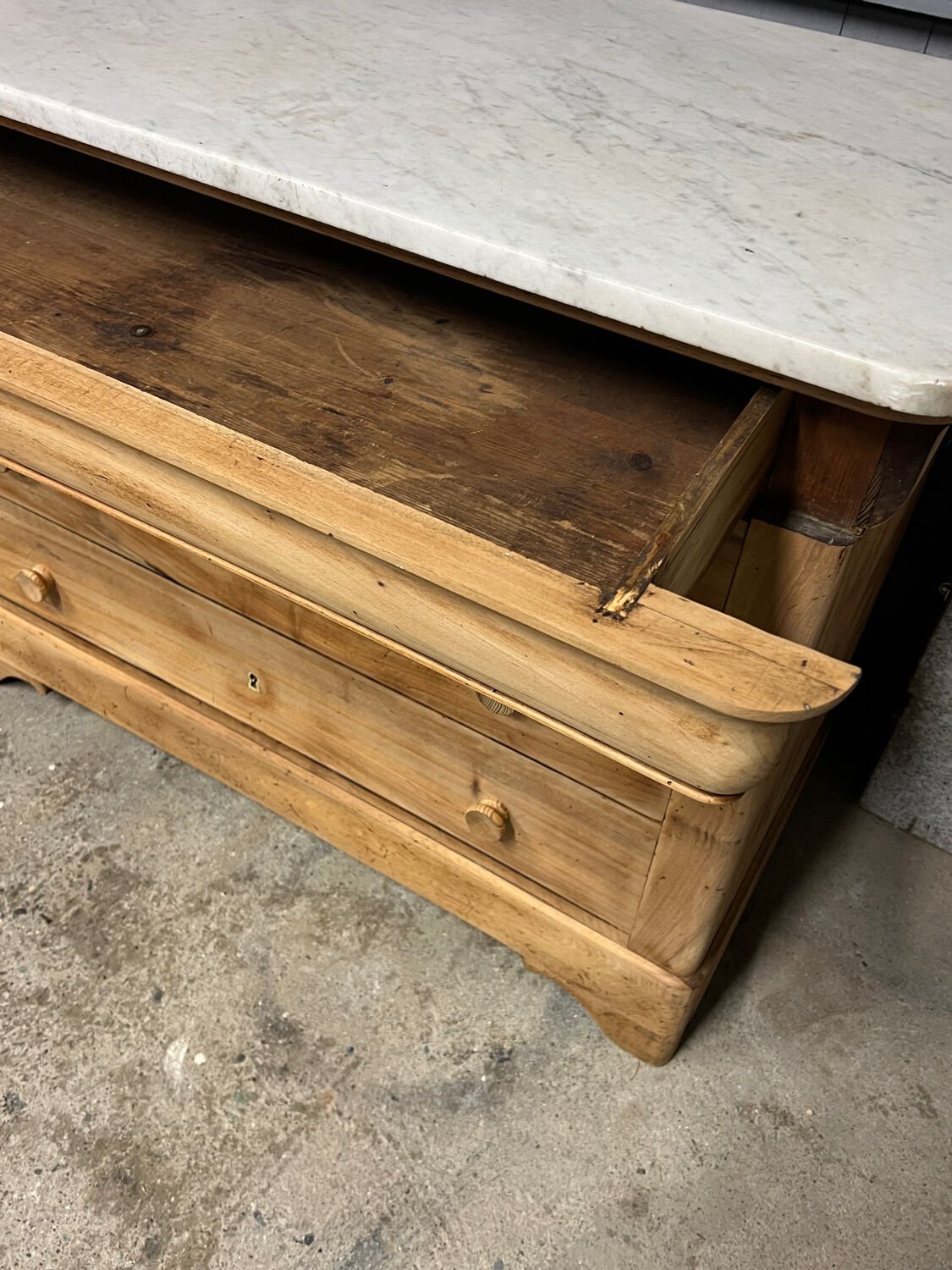 Louis-Philippe chest of drawers