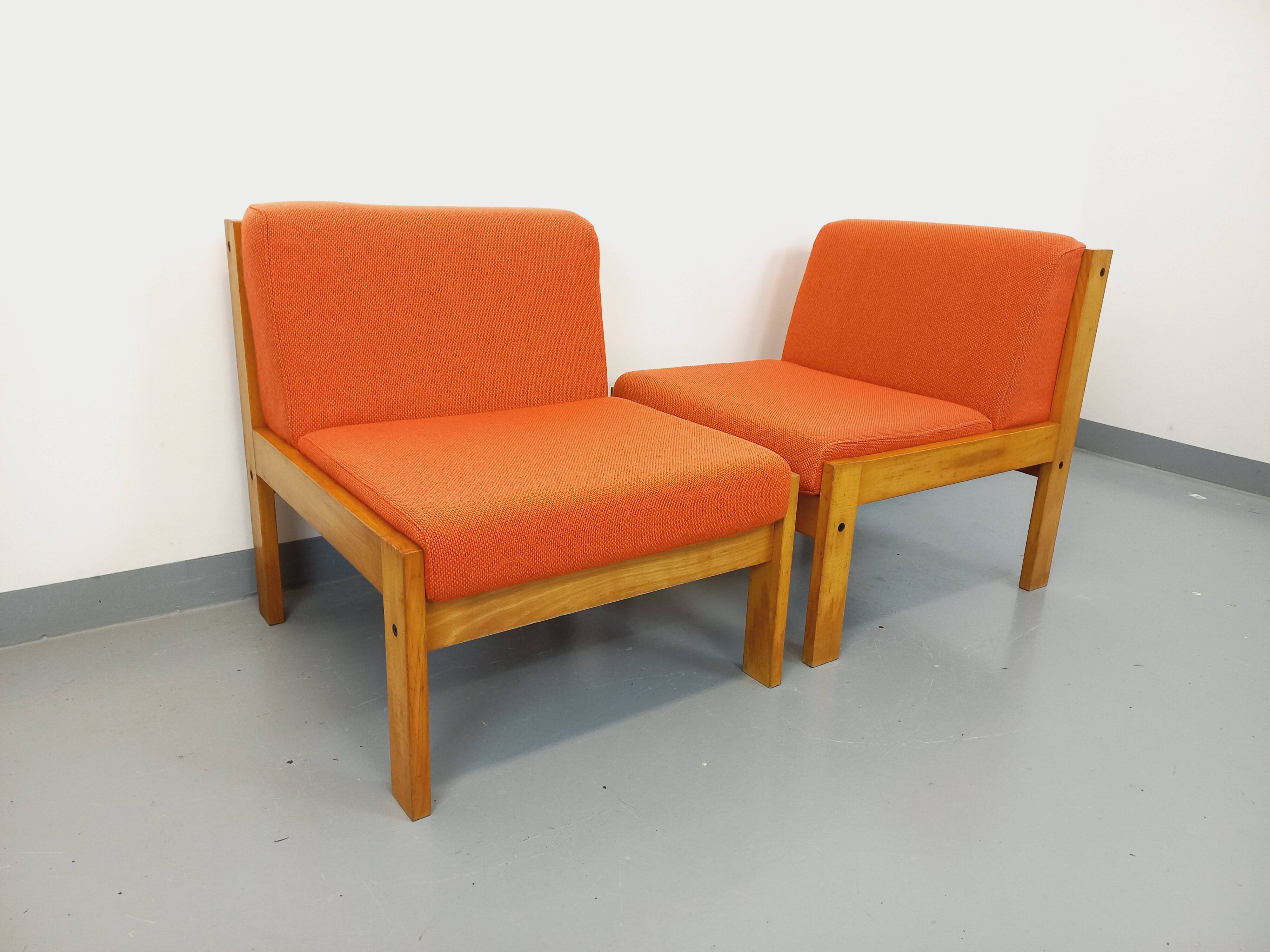 Set of 2 vintage Baumann armchairs in orange fabric and wood from the 80s