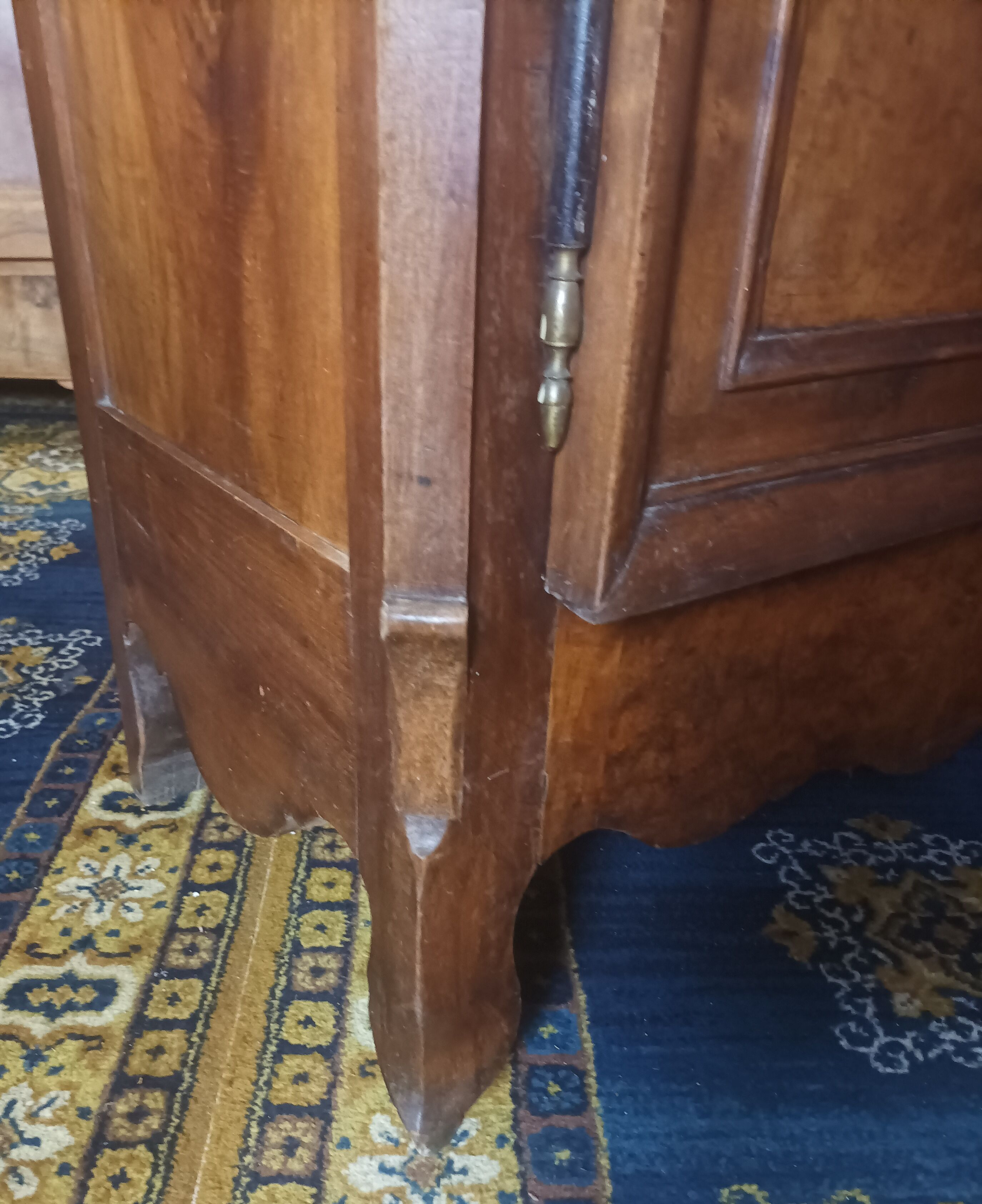 Transition wardrobe in 18th century walnut