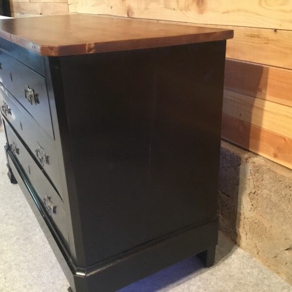 Black chest of drawers