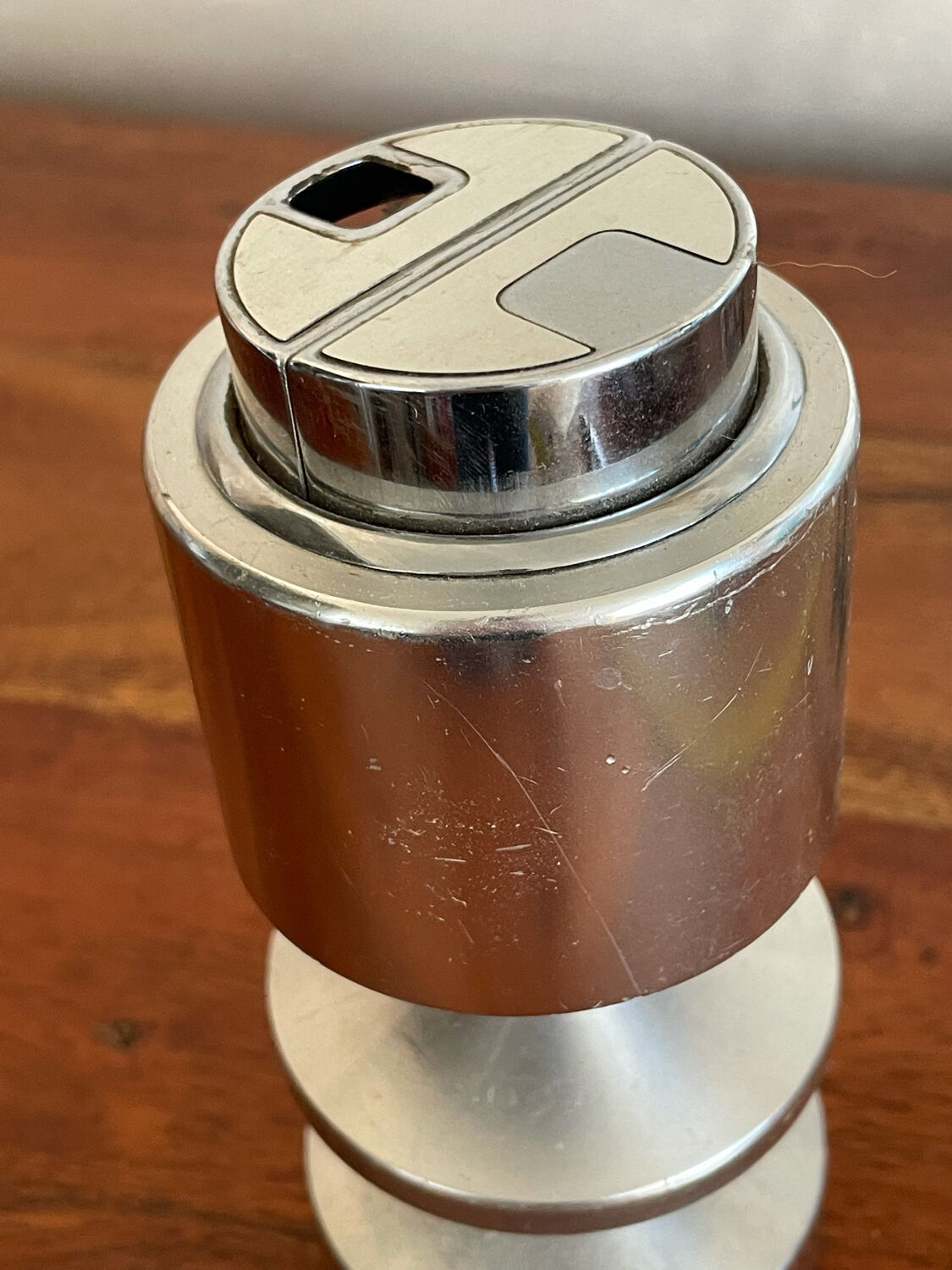 Sarome table lighter