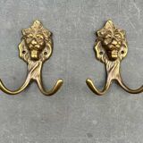 Paire de patère lion en laiton ancien